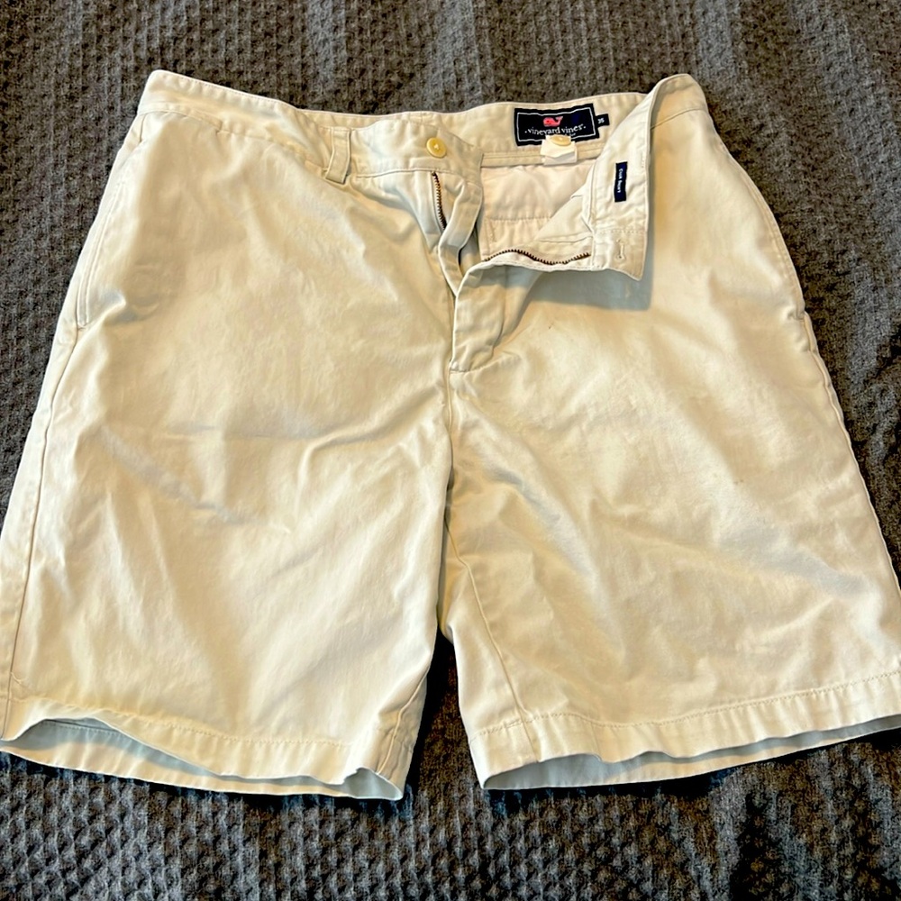 Vineyard vine shorts